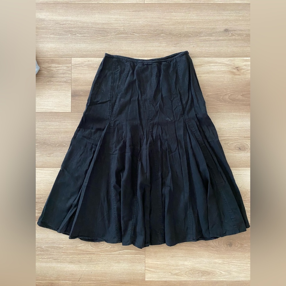 White Stag Black Women's Skirt in Linen material size 10.